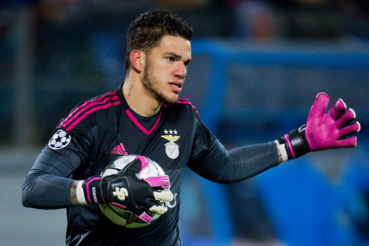 Ederson Moraes playing for Benfica in a match against Zenit Saint Petersburg.